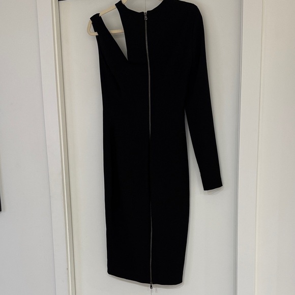 Black One-Shoulder Dress - Picture 4 of 5